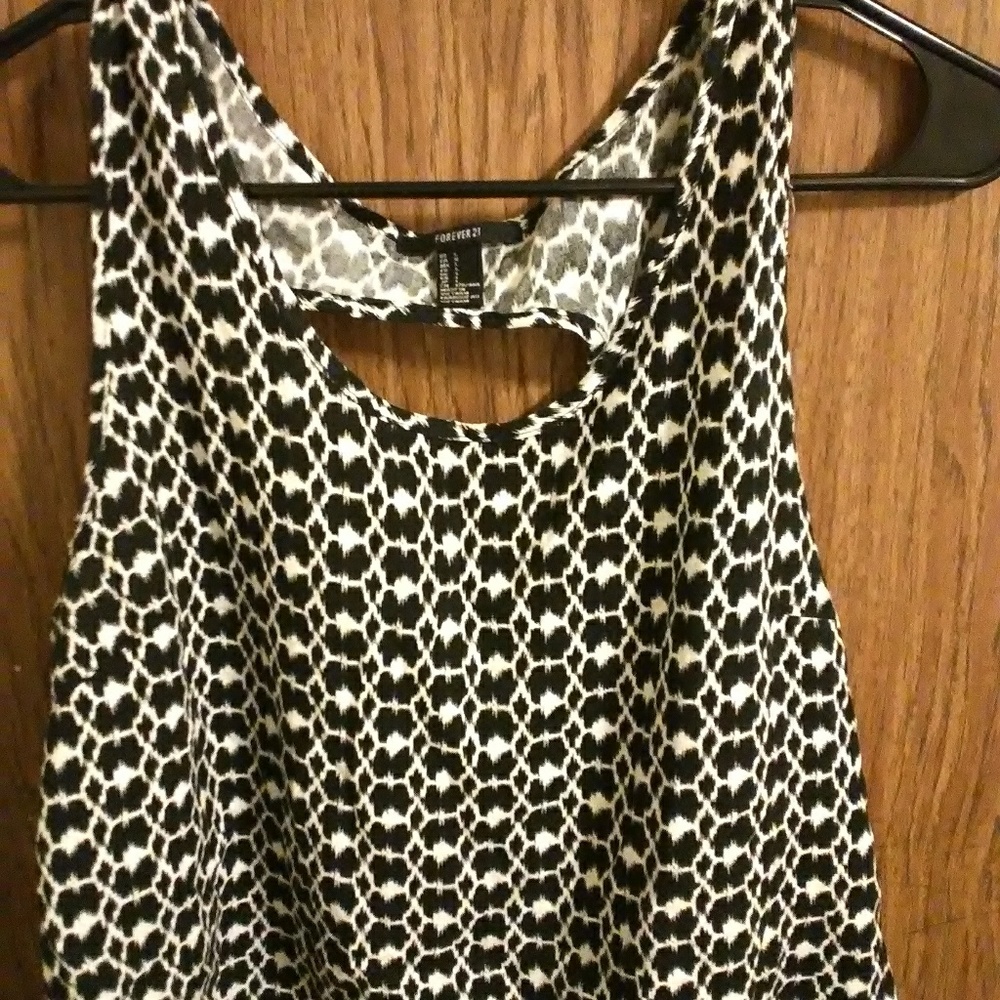 Forever 21 black and white top